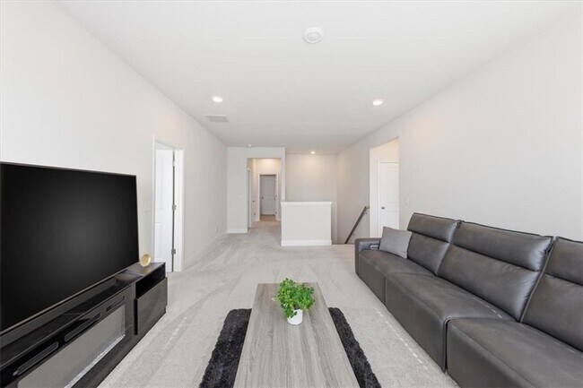 Building Photo - 3939 Alderstone Dr