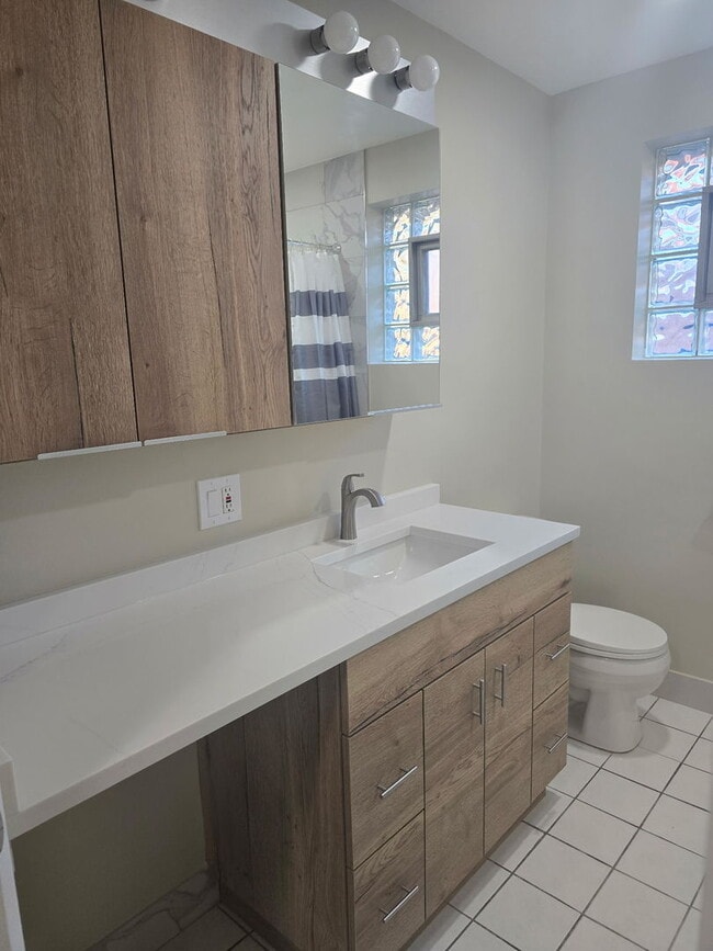 Building Photo - 4116 W 109th St