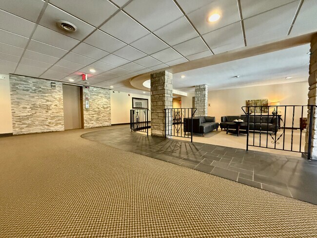 Building Photo - 600 Thames Pkwy