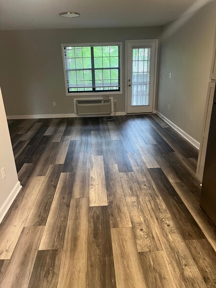 Building Photo - 581 Starlight Dr