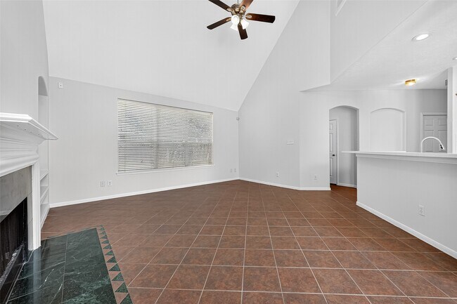 Building Photo - 15618 Edgemere Ct