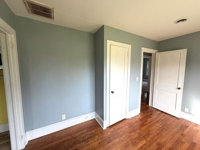 Building Photo - Coming Soon! Masonboro-south Wilmington location charming country home