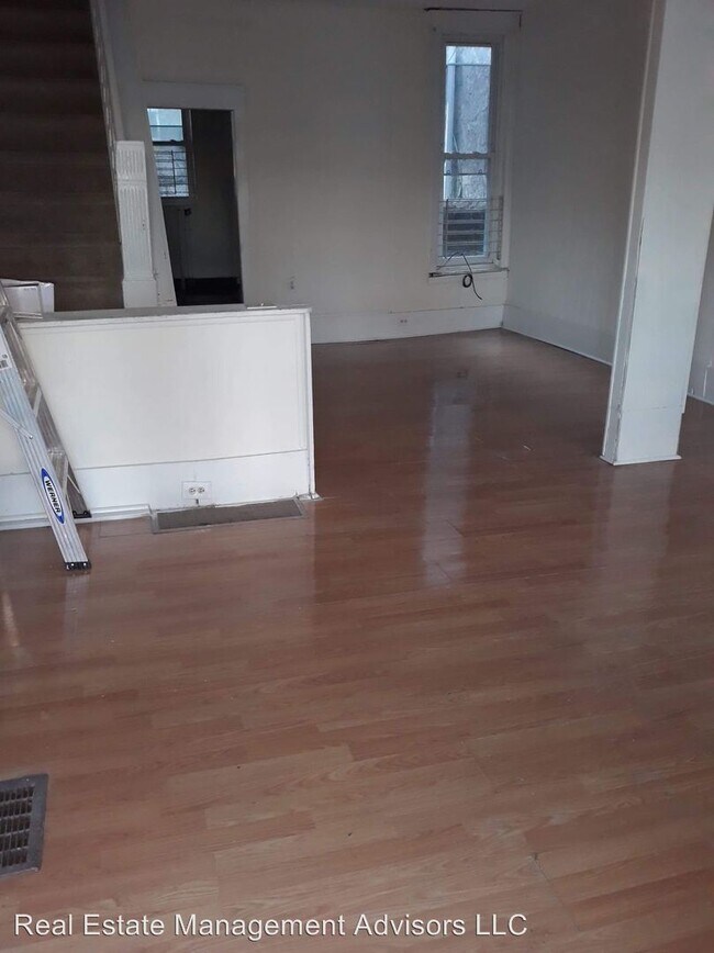 Building Photo - 3 br, 1 bath House - 1544 S Wilton St
