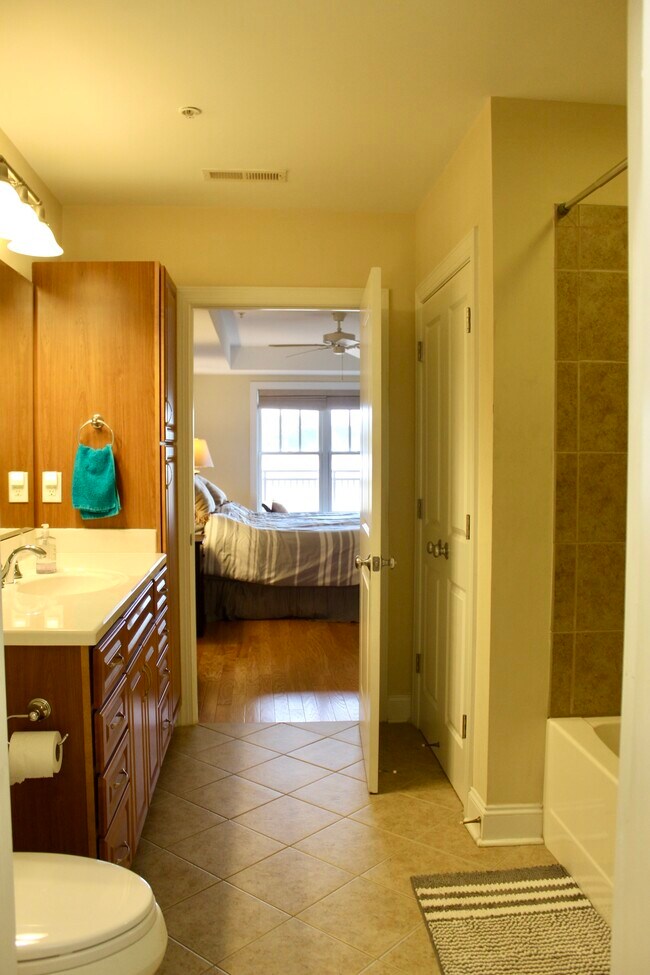 Building Photo - 6831 Main St