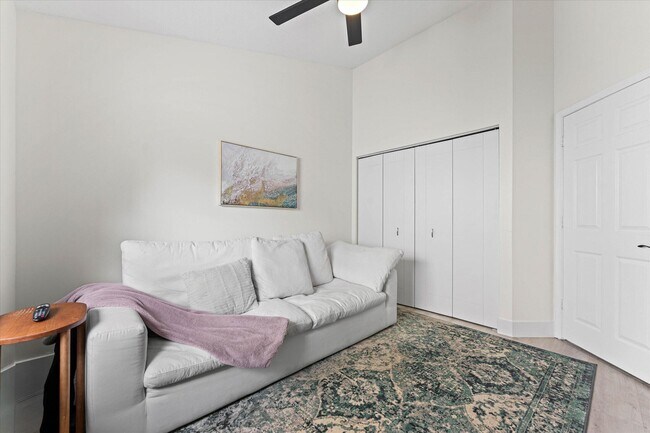 Building Photo - 10112 Aqua Vista Way