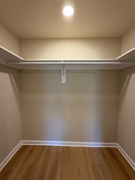 Building Photo - 6524 Greenleaf St