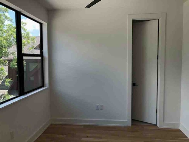 Building Photo - 1922 E M Franklin Ave