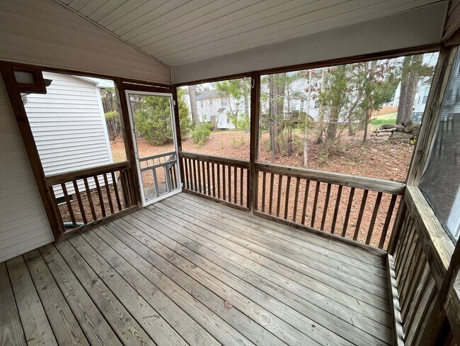 Building Photo - Terrific 3BD, 2BA Home in Prime Location Near Downtown Durham, Southpoint Mall, and RTP