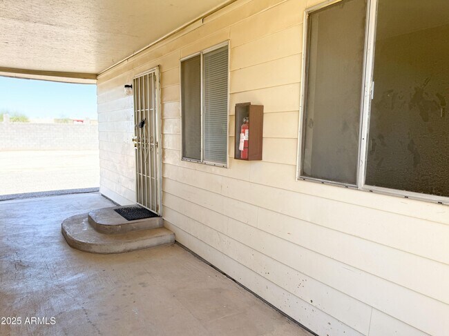 Building Photo - 1211 W Apache Trail