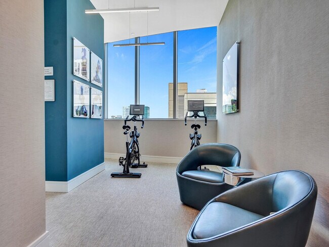 Building Photo - 100 E Las Olas Blvd