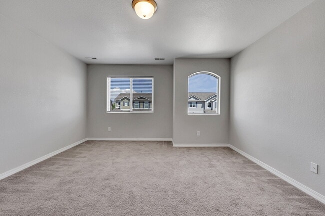Building Photo - $2,595.00, 3 beds, 2.5 bath, Single Family...