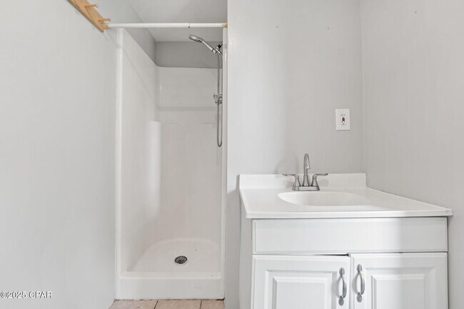 Building Photo - 13636 FL-77