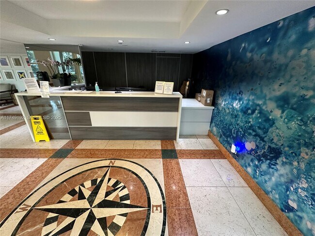 Building Photo - 10350 W Bay Harbor Dr