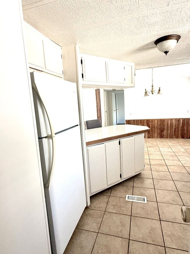 Building Photo - Beautiful Home with Quiet Location