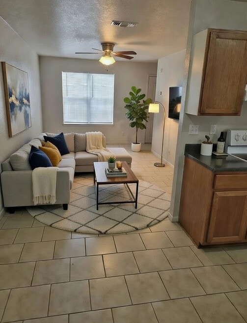 Building Photo - 3208 Hereford Ln