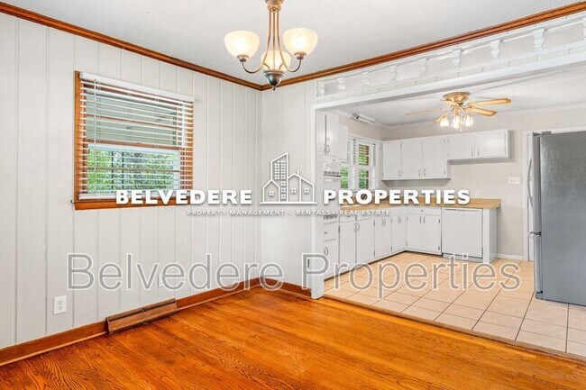 Building Photo - 2203 Oak Hill Dr