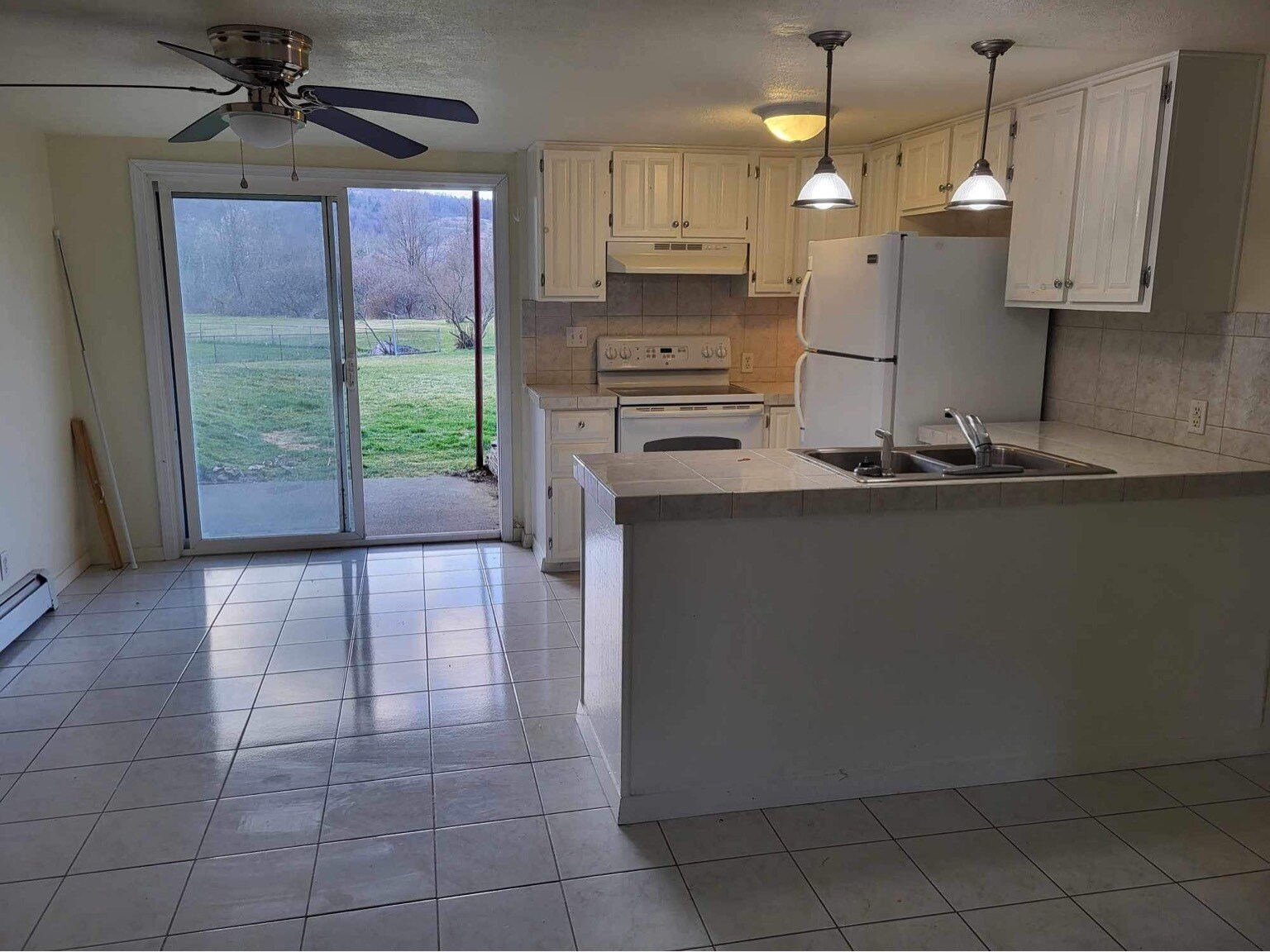 Building Photo - 4 Dr Knapp Rd S