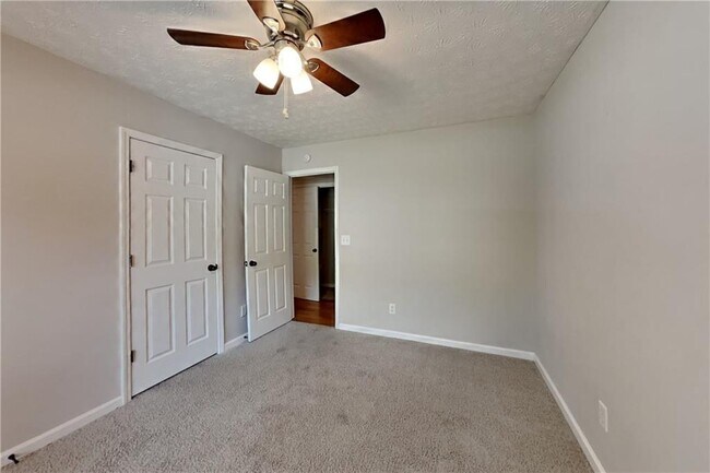 Building Photo - 1325 Cedar Oak Ln