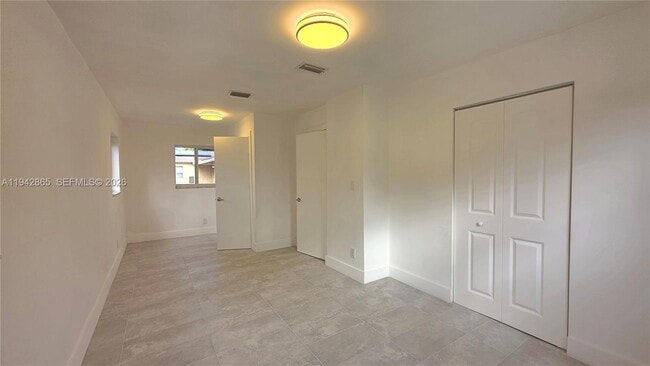 Building Photo - 1700 N Cypress Rd