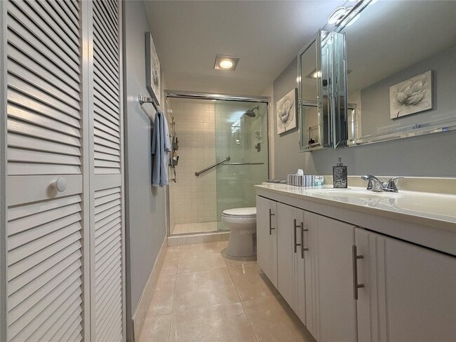 Building Photo - 2304 Lucaya Ln