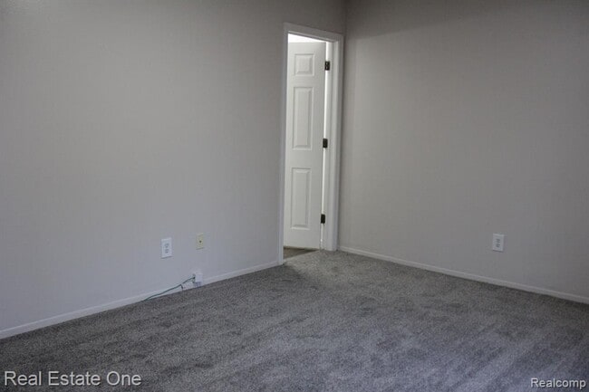 Building Photo - 21960 Indian Creek Dr