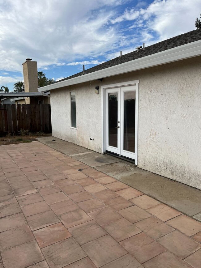 Building Photo - 3 bedroom 2 bath home for rent in Atwater