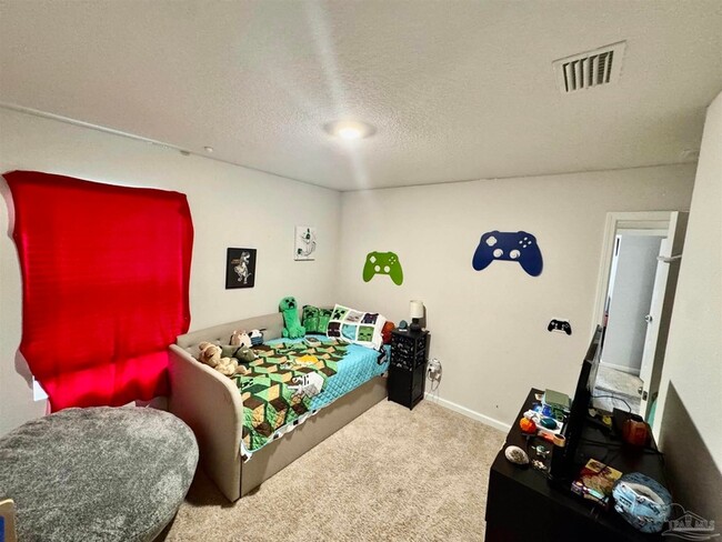 Building Photo - 5645 Guinevere Ln