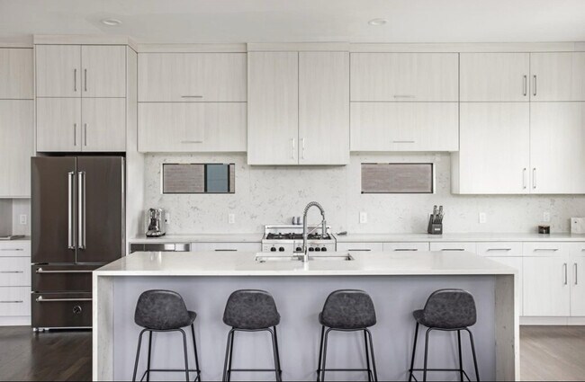 Lots of storage space for your kitchen equipment or other stuff - 2307 N Carroll Ave