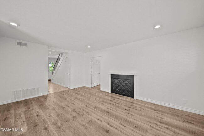 Building Photo - 736 Masterson Dr