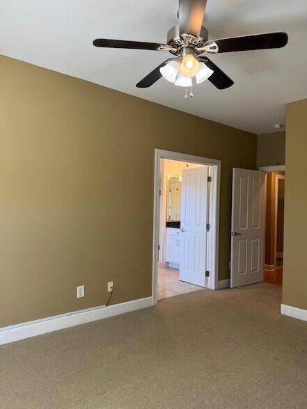 Building Photo - 38 Haven Cir