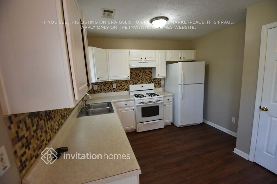 Building Photo - 85 Hazelhurst Dr