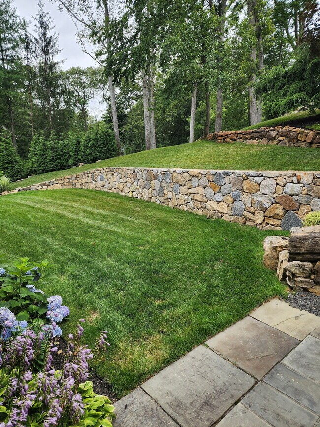 Building Photo - 11 Partrick Ln