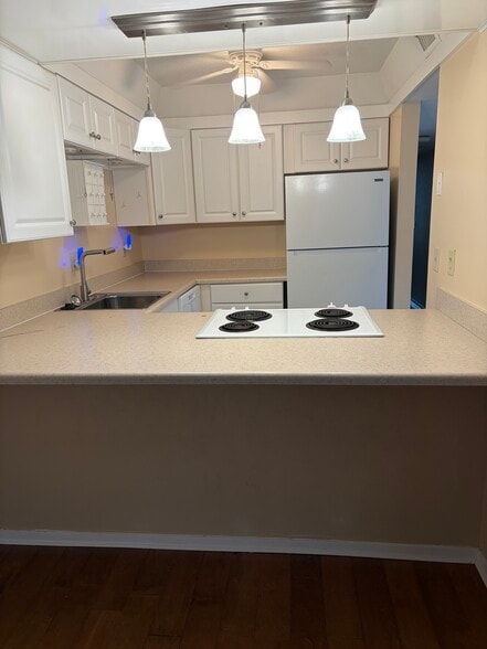 Building Photo - 6617 Poplar Ave