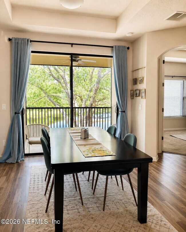 Building Photo - 110 Calle el Jardin