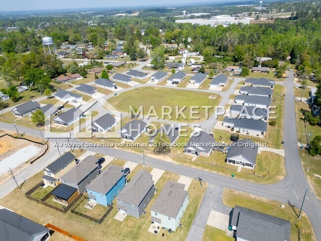 Building Photo - 134 Barbara St