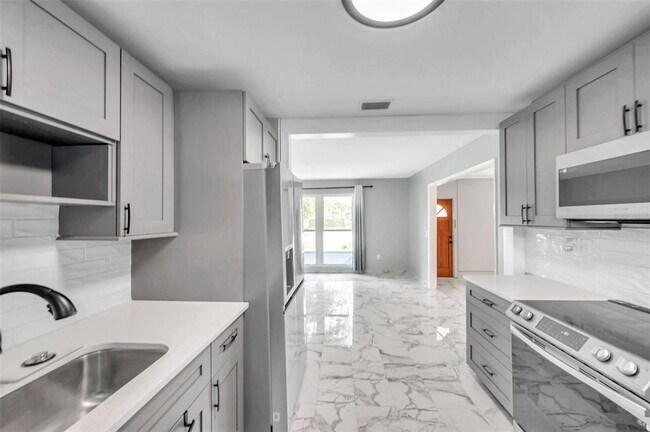 Building Photo - 3230 51st St N