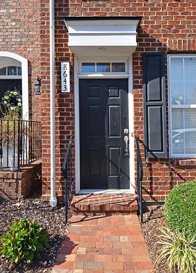 Building Photo - 8643 Beaver Creek Dr