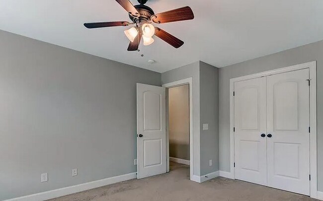 Building Photo - EXCELLENT LOCATION! 5 Bedroom home in gate...