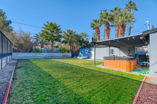 Building Photo - 1212 S 7th St