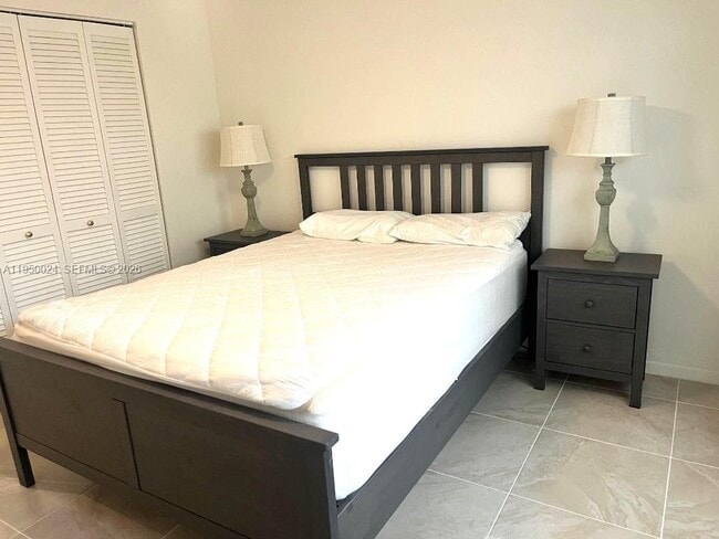 Building Photo - 1901 N Ocean Blvd