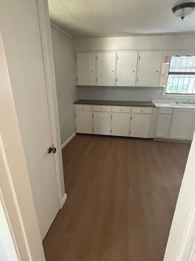 Building Photo - Section 8 Accepted!