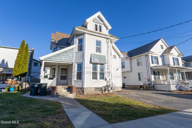 Building Photo - 104 Lawrence St