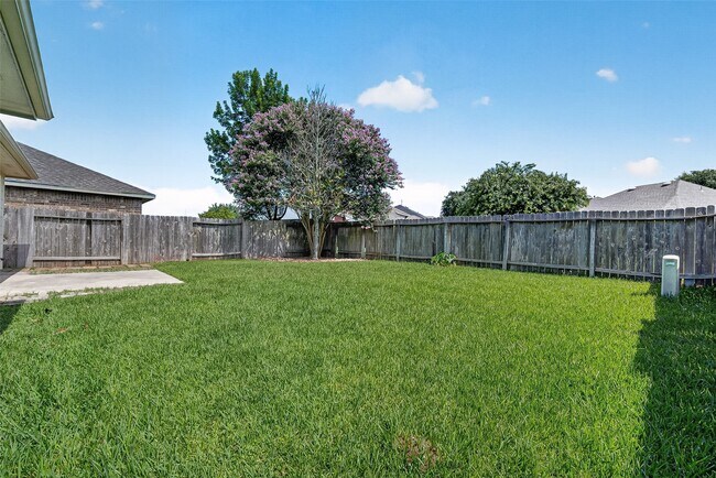 Building Photo - 26810 Henson Falls Dr