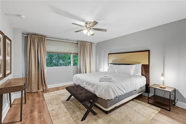 Building Photo - 3645 Peachtree Rd NE