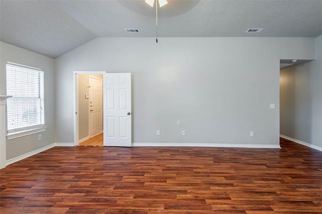 Building Photo - 10809 Huntington Rd