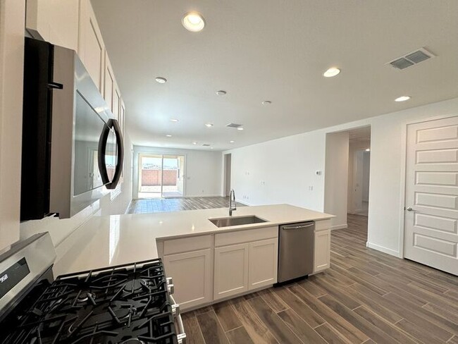 Building Photo - MOVE IN READY! New 5-Bedroom Home in Goody...