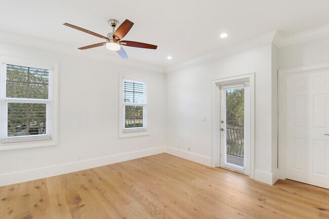 Building Photo - 142 Segovia Way