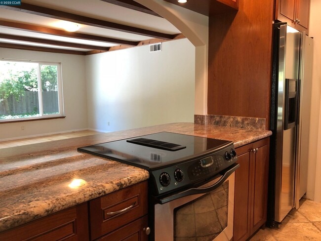 Building Photo - 926 Moon Ct