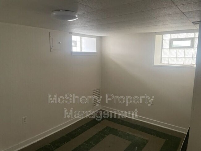 Building Photo - 5911 Bustleton Ave