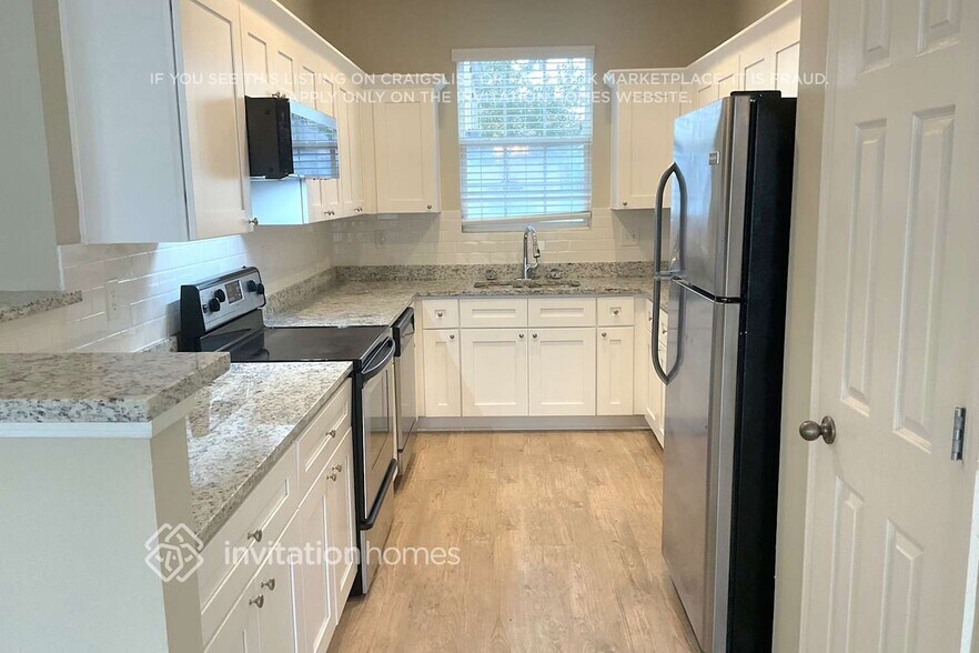 Building Photo - 3680 Roseman Landing